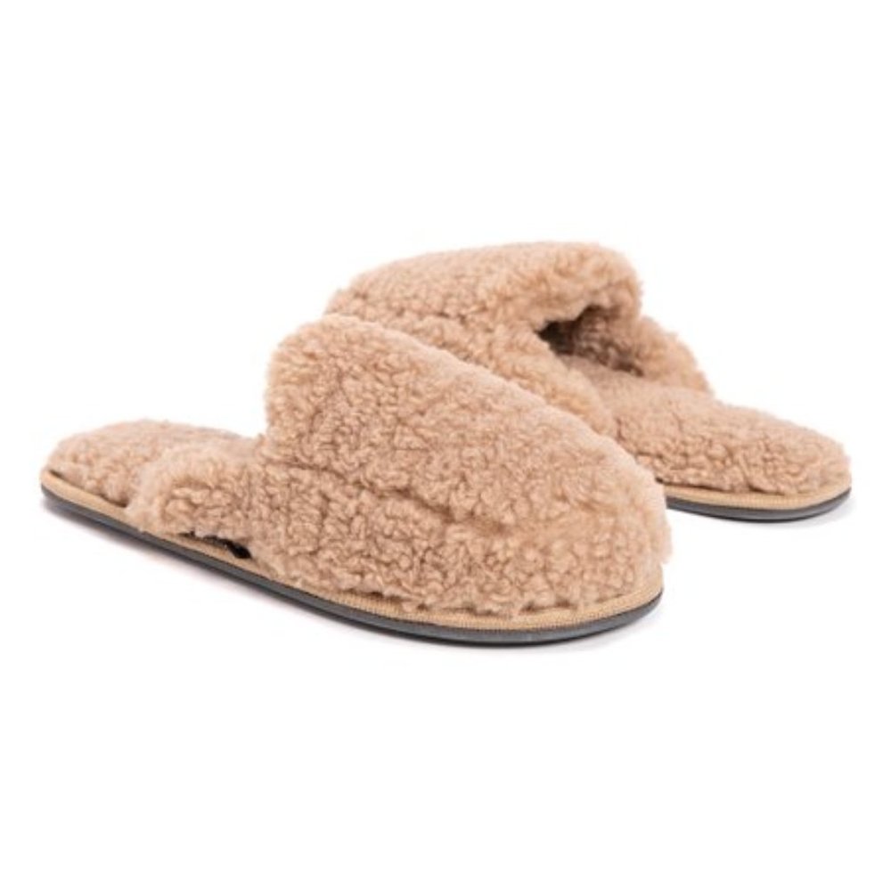 BRAND NEW Muk Luks Sherpa Scuff Slipper